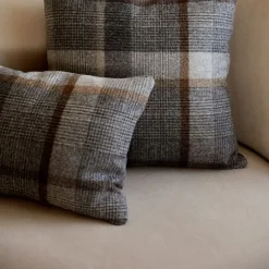 Checked Collection | Uldpude | Dobbeltsidet | 52x52 cm