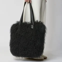 Hailey Shopper