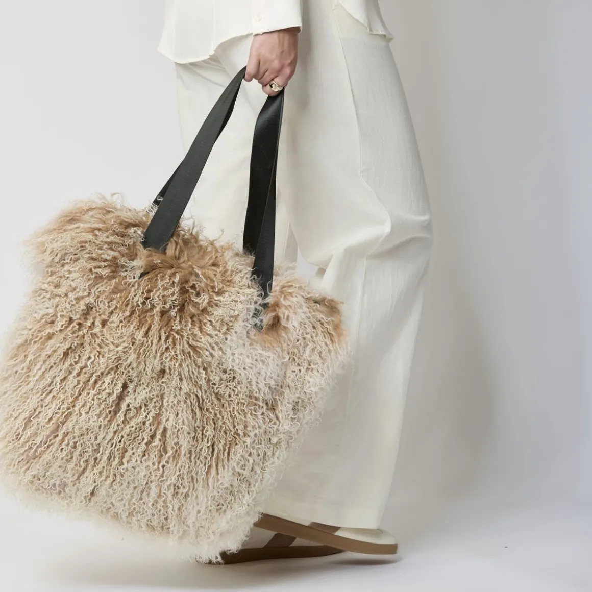 Hailey Shopper