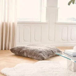 Maxi Float Pude | Korthåret | New Zealand | Dobbeltsidet | 90x90 cm