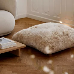 Maxi Float Pude | Langhåret | New Zealand | 90x90 cm