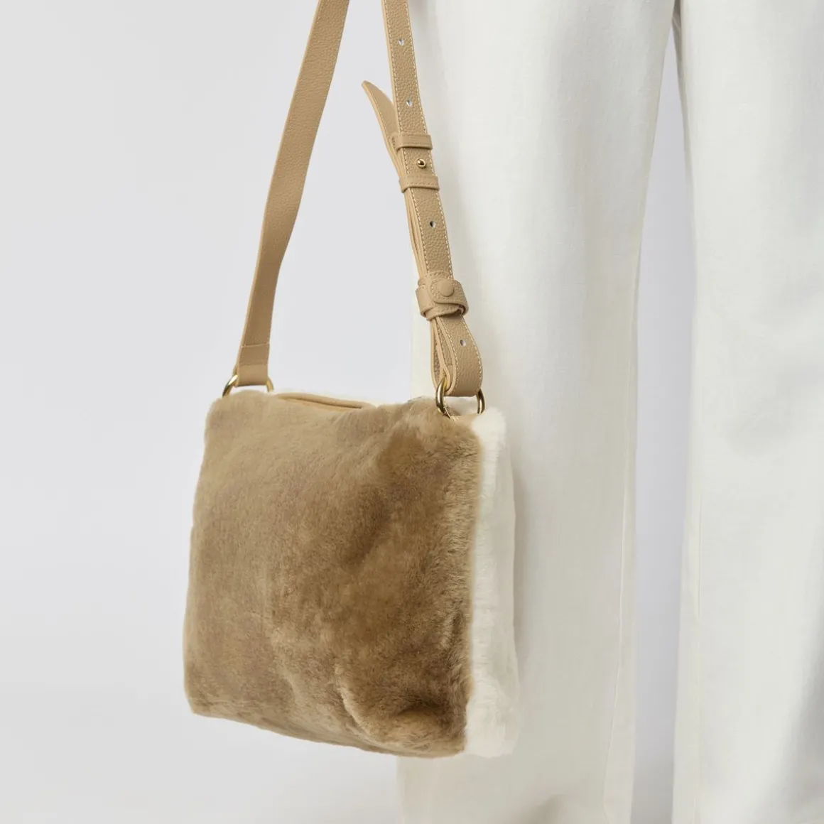 Olivia Maxi Taske