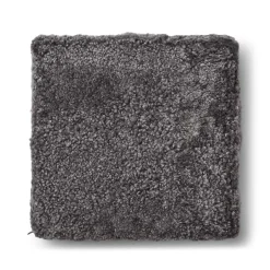 Puf | Korthåret | New Zealand | 40x40x13 cm