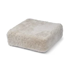 Puf | Korthåret | New Zealand | 40x40x13 cm